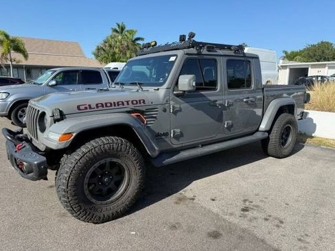 Used 2023 Jeep Gladiator Overland AWD/4WD image 2