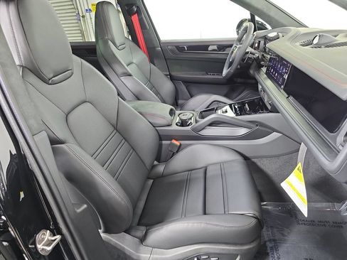 New 2026 Porsche Cayenne GTS AWD/4WD image 27