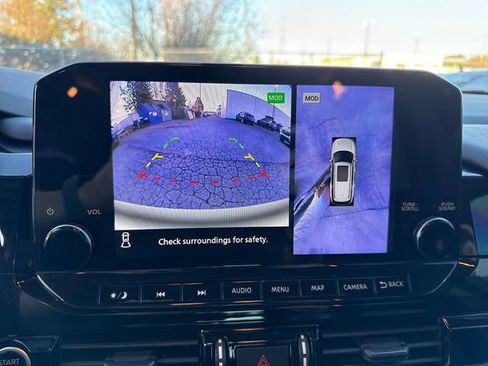 Used 2024 Nissan Pathfinder Platinum w/ Lighting Package (N93) image 27