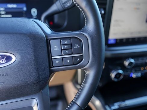 Used 2023 Ford F350 Lariat w/ Chrome Package image 16