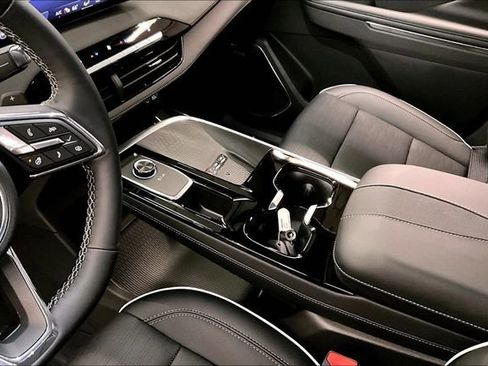 Used 2025 Buick Enclave Sport Touring w/ Power Package image 16