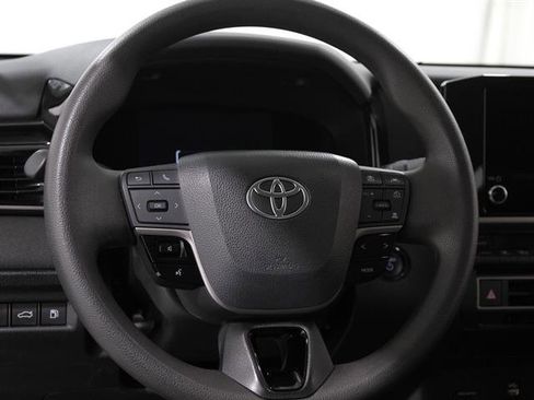 Used 2025 Toyota Camry LE image 7