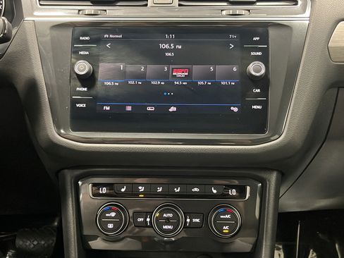 Used 2019 Volkswagen Tiguan SE AWD/4WD image 12