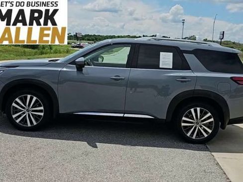 Used 2022 Nissan Pathfinder Platinum w/ Cargo Package AWD/4WD image 5