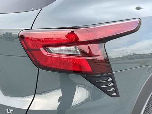 Used 2025 Chevrolet Trax LT image 23