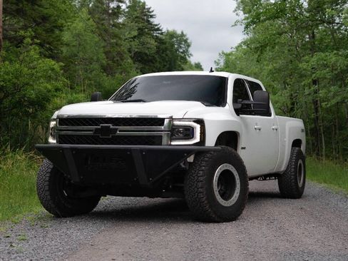 Used 2014 Chevrolet Silverado 2500 LTZ w/ LTZ Plus Package AWD/4WD image 2
