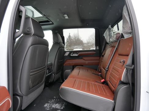 New 2026 GMC Sierra 2500 Denali Ultimate w/ Max Trailering Package image 12