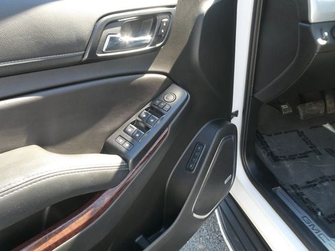 Used 2019 GMC Yukon XL SLT image 16