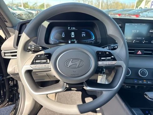 New 2026 Hyundai Elantra SE image 16