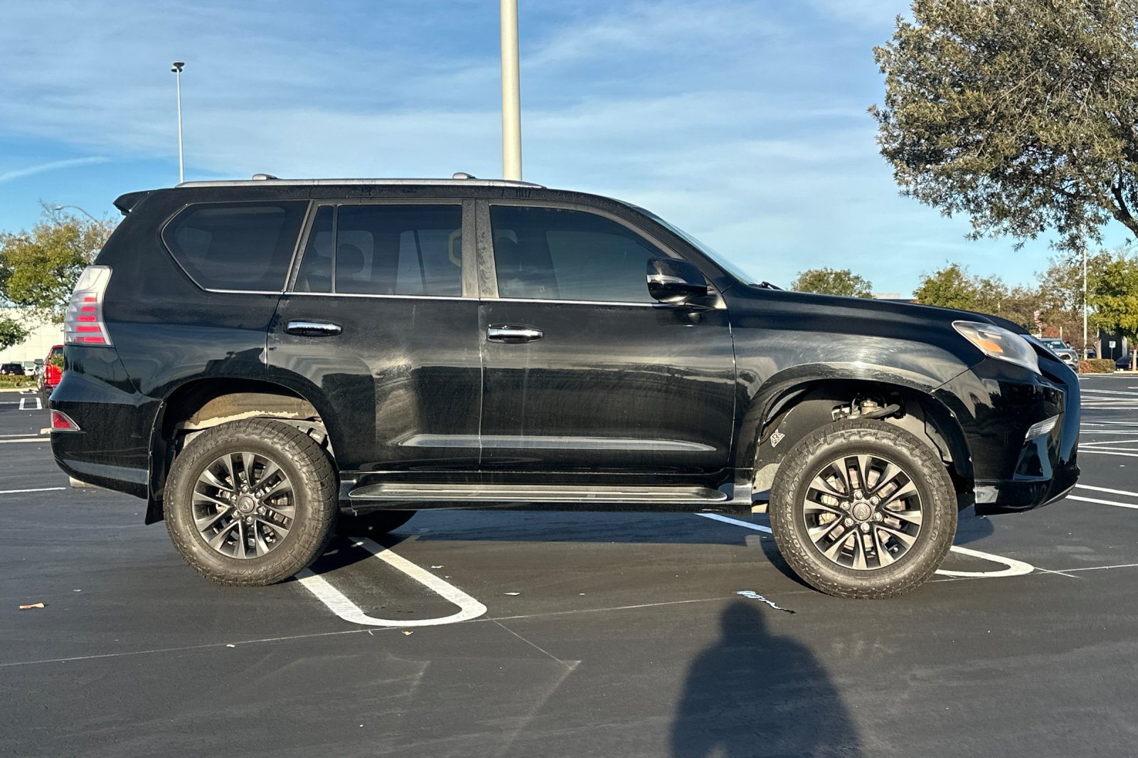 Used 2020 Lexus GX 460 Premium w/ Premium Package AWD/4WD image 3