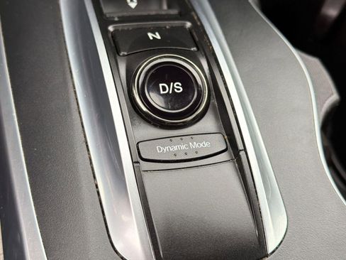 Used 2018 Acura MDX SH-AWD image 26