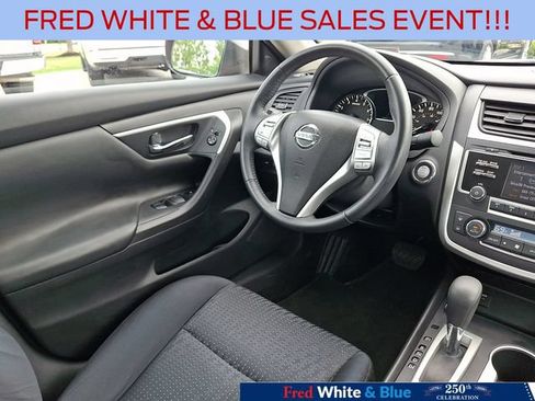 Used 2016 Nissan Altima 2.5 SV FWD image 14