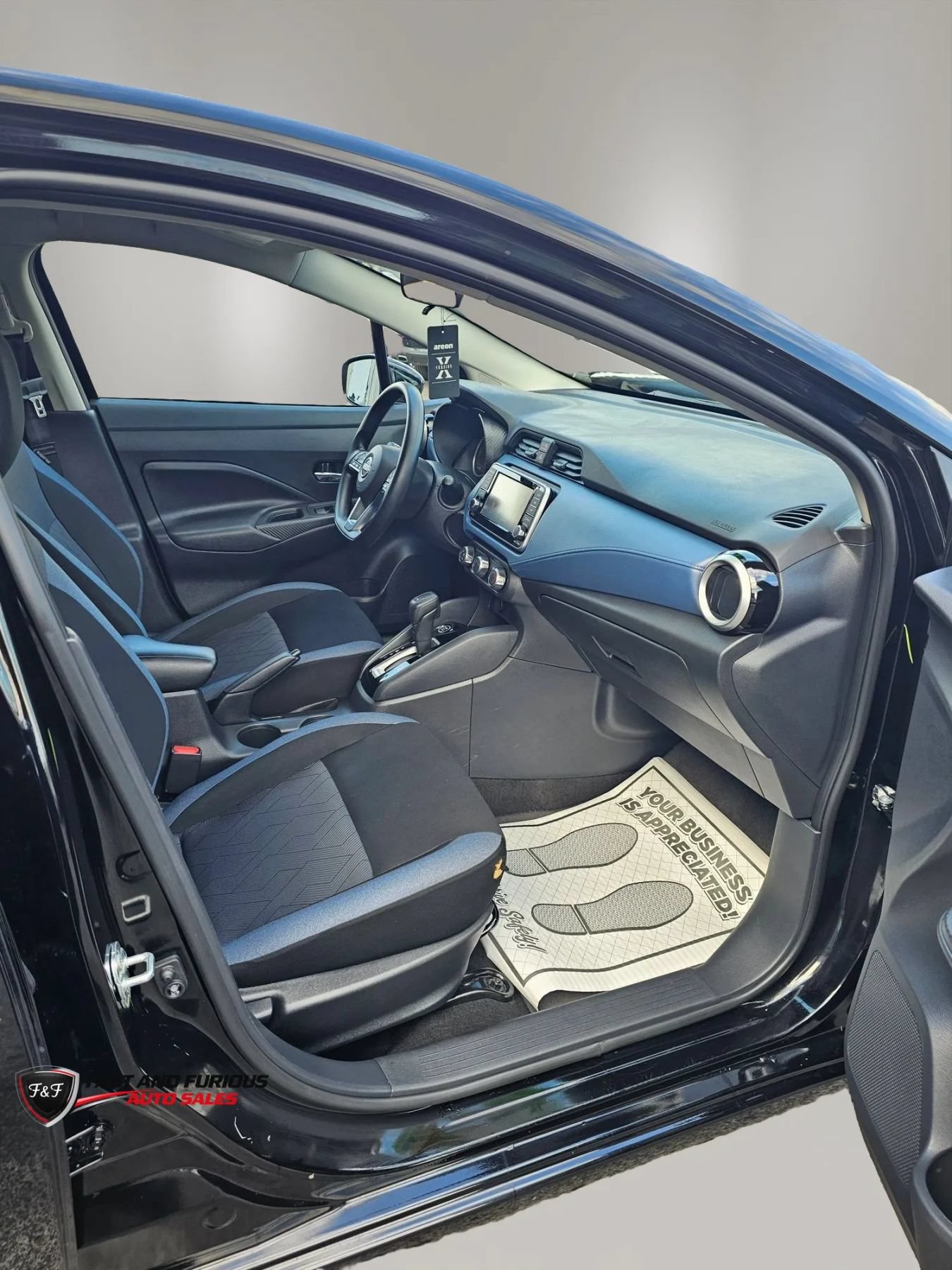 Used 2025 Nissan Versa SV w/ Trunk Package FWD image 8