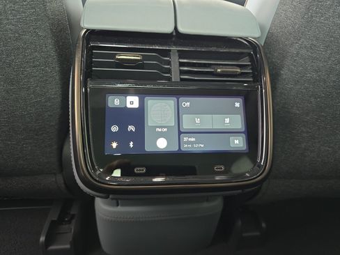 Used 2025 Rivian R1T Premium AWD/4WD image 28