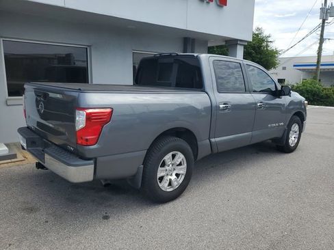 Used 2018 Nissan Titan SV RWD image 8