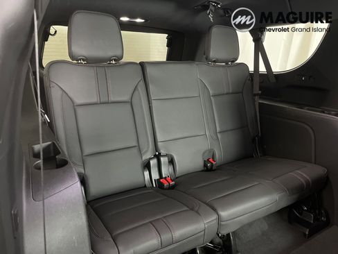 Used 2025 Chevrolet Suburban RST w/ RST Capability Package image 32