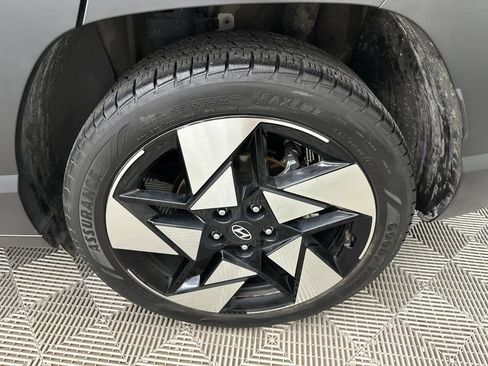 Used 2024 Hyundai Kona Limited FWD image 21