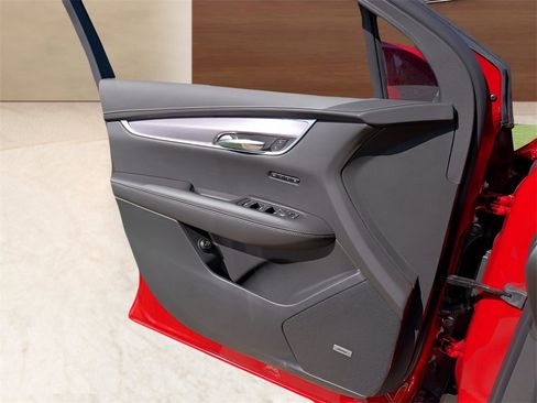 New 2025 Cadillac XT6 Luxury image 19