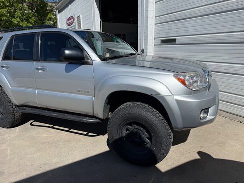 Used 2008 Toyota 4Runner SR5 AWD/4WD image 1