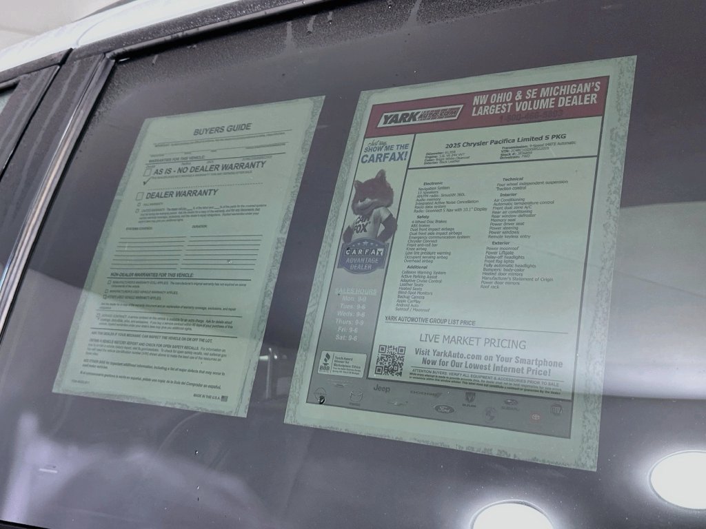 Certified 2025 Chrysler Pacifica Limited FWD image 15