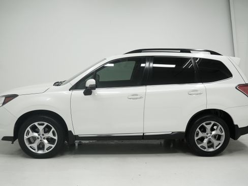 Used 2017 Subaru Forester 2.5i Touring AWD/4WD image 7