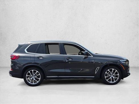 Used 2022 BMW X5 xDrive40i w/ Premium Package AWD/4WD image 4