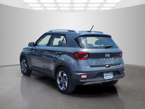 Used 2025 Hyundai Venue SEL FWD image 5