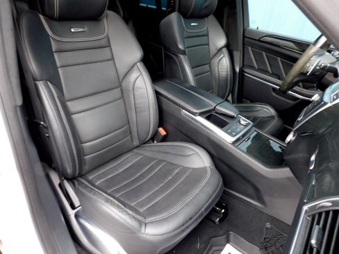 Used 2016 Mercedes-Benz GL 63 AMG 4MATIC image 21