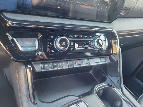 Used 2024 GMC Sierra 1500 AT4 w/ AT4 Preferred Package image 41