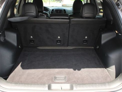 Used 2019 Jeep Cherokee Latitude Plus w/ Comfort/Convenience Group AWD/4WD image 30