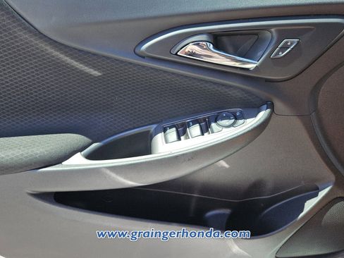 Used 2025 Chevrolet Malibu LT FWD image 23
