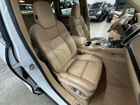 Used 2014 Porsche Cayenne AWD/4WD image 38