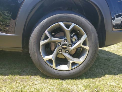 Used 2025 Chevrolet Trax LT image 6