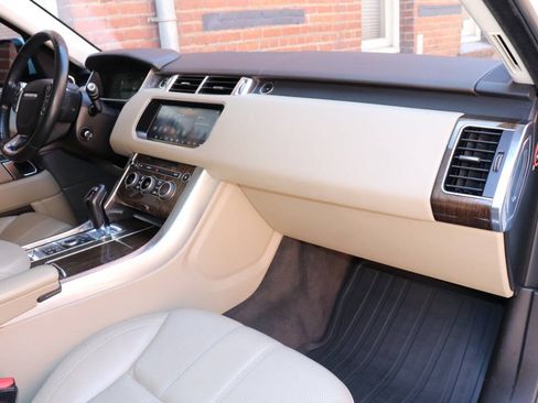 Used 2017 Land Rover Range Rover Sport SE AWD/4WD image 40