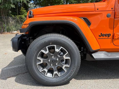 New 2026 Jeep Wrangler Sahara w/ Whitecap Package AWD/4WD image 22
