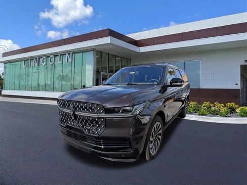 Certified 2025 Lincoln Navigator L Black Label image 9