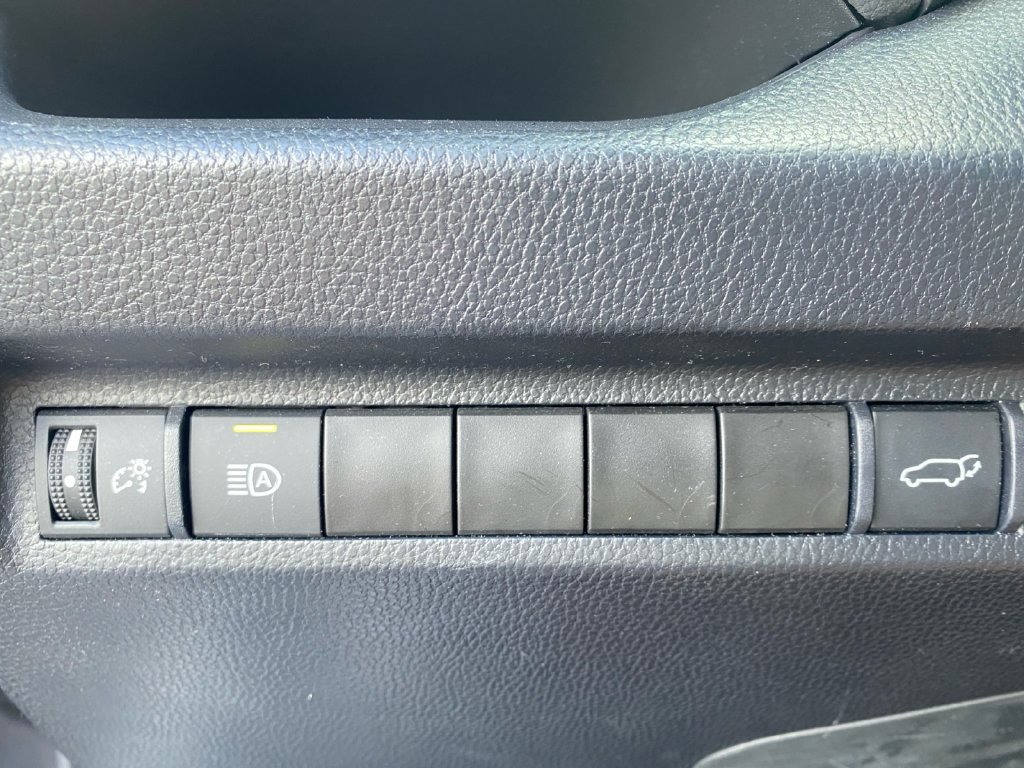 Used 2024 Toyota RAV4 XLE w/ Convenience Package FWD image 22