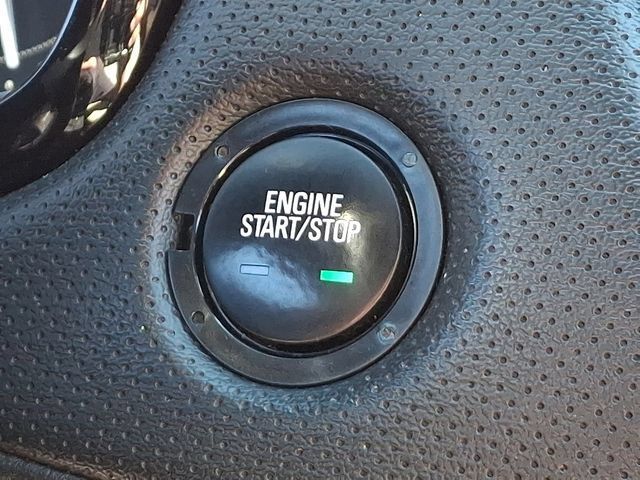 Used 2018 Cadillac XT5 AWD image 18