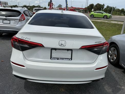 Used 2023 Honda Civic Sport image 7