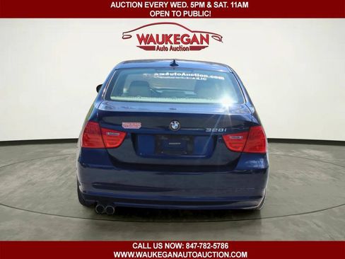 Used 2011 BMW 328i Sedan RWD image 4