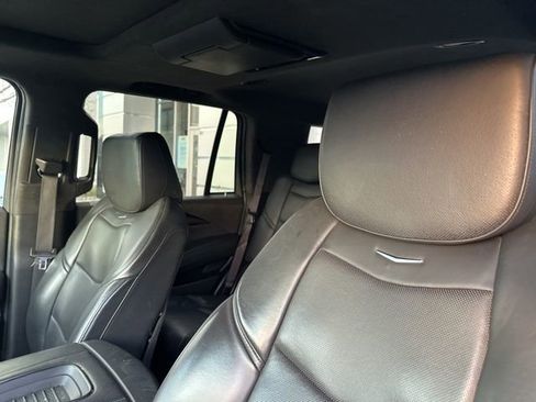 Used 2019 Cadillac Escalade Platinum image 9