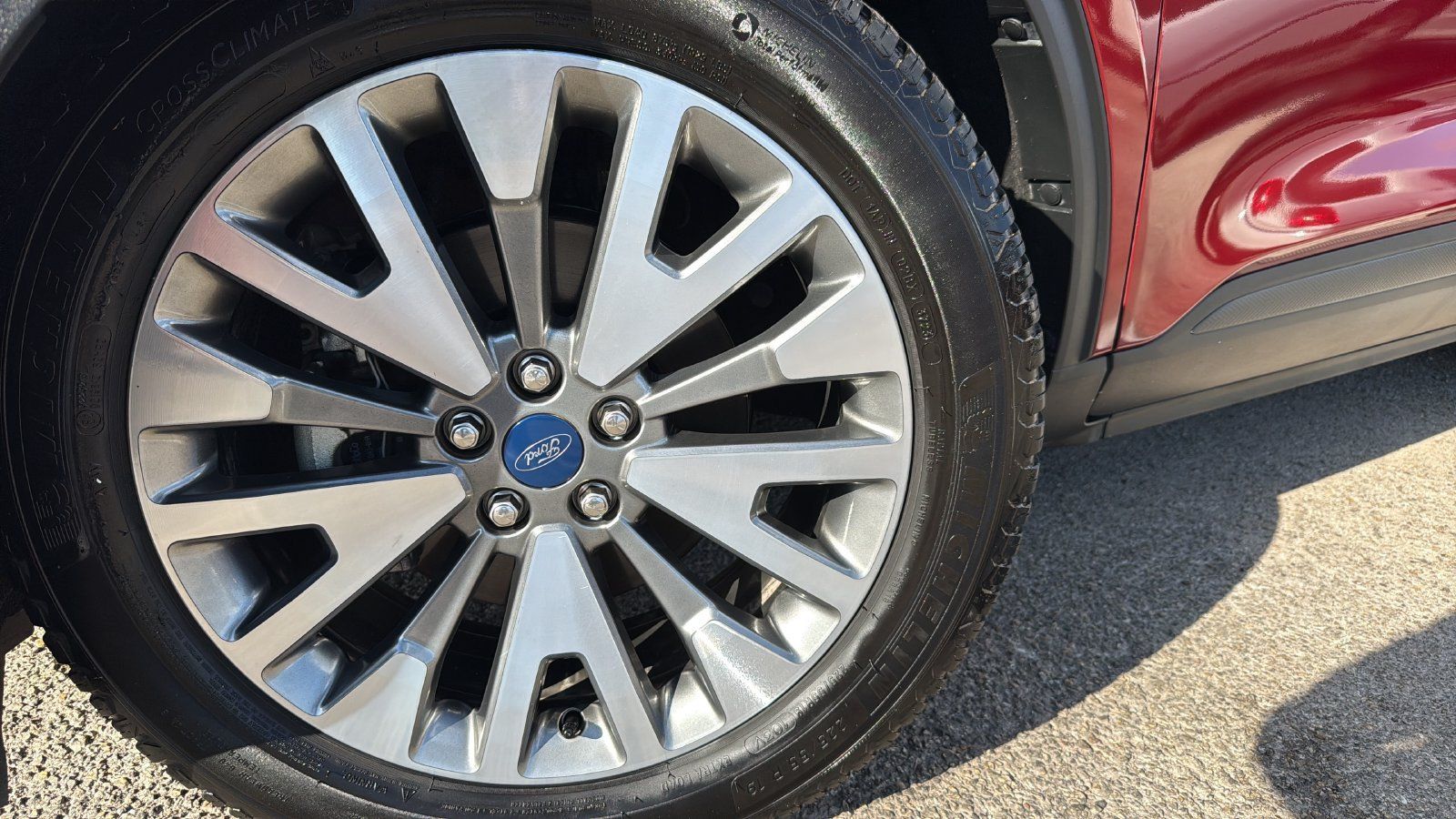 Used 2020 Ford Escape Titanium FWD image 27