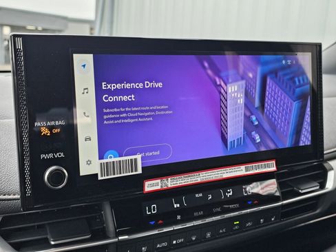 New 2025 Toyota Sienna Platinum image 19