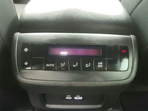 Used 2024 Nissan Pathfinder Rock Creek image 30