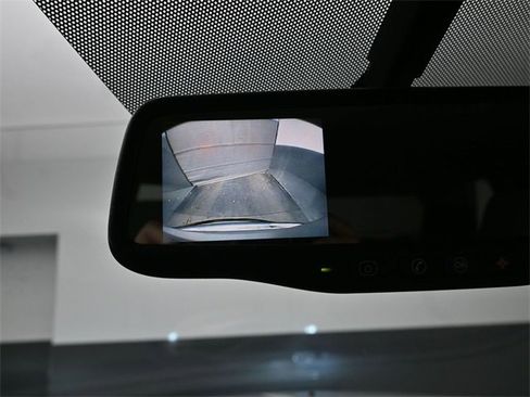 Used 2012 GMC Acadia SLE image 18