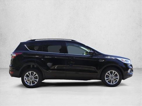 Used 2017 Ford Escape SE w/ Equipment Group 201A AWD/4WD image 4