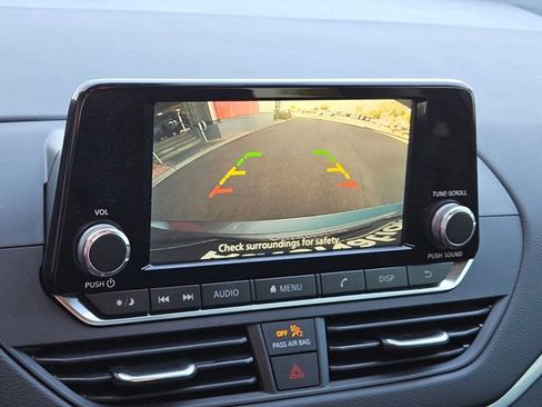 Used 2024 Nissan Altima 2.5 S image 12