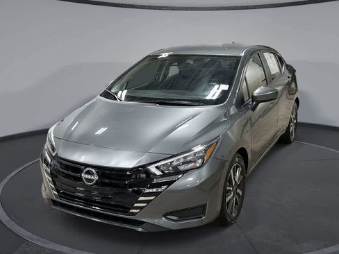 Used 2025 Nissan Versa SV image 1