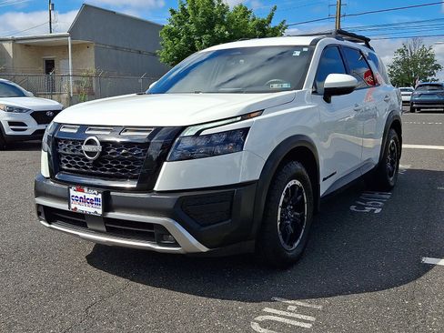 Used 2025 Nissan Pathfinder Rock Creek AWD/4WD image 3