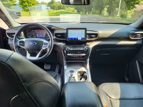 Used 2021 Ford Explorer Limited w/ Hybrid Equipment Group 310A AWD/4WD image 18